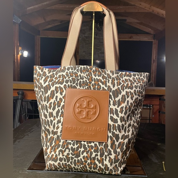 Tory Burch Handbags - Tory Burch animal print tote